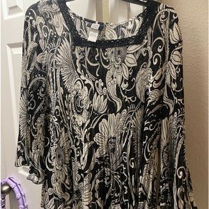 Women Blouse Black and White Floral Print